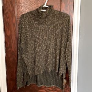 American Eagle light turtle neck sweater